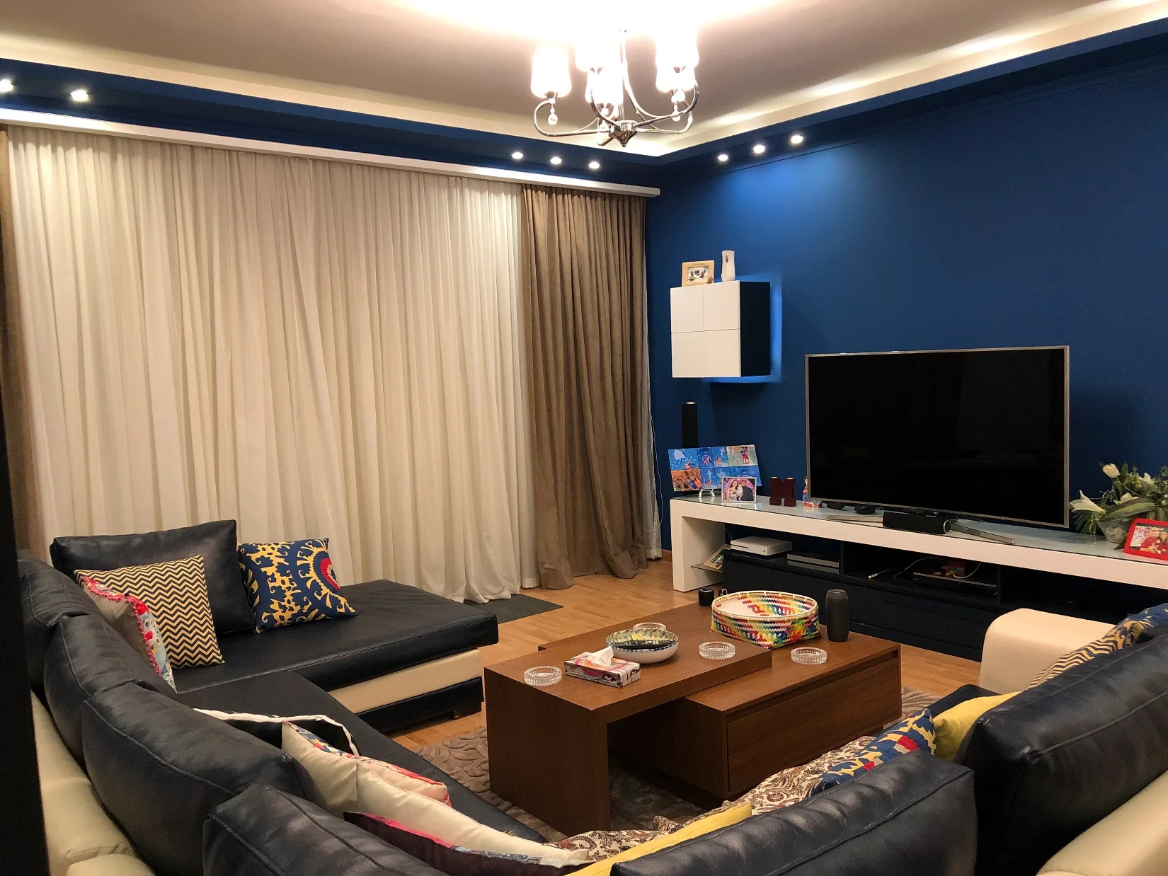 Master Living Room 01